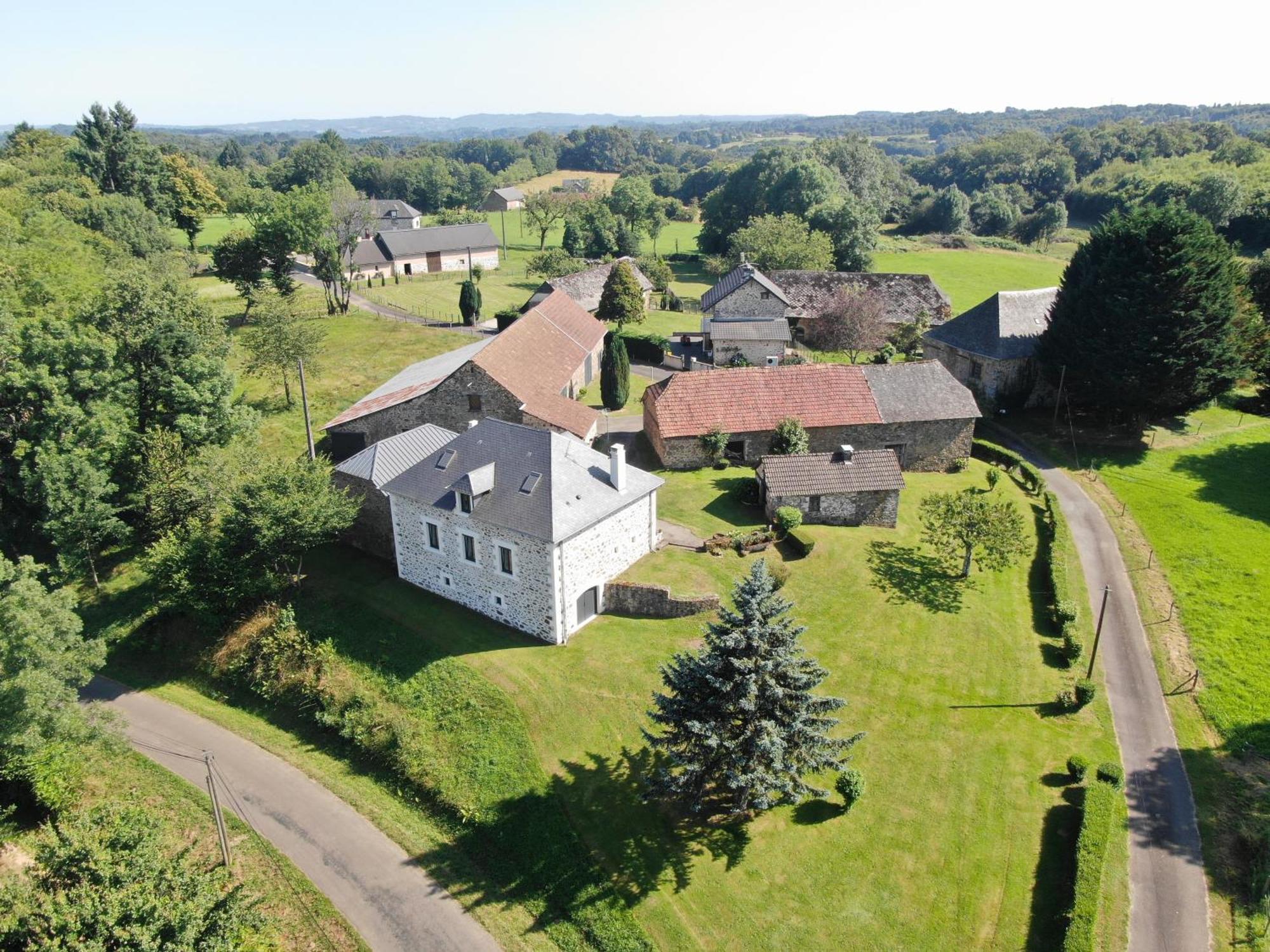 Maison Dans Ancien Corps De Ferme 4 A 6 Personnes Saint-Clement  Exteriér fotografie
